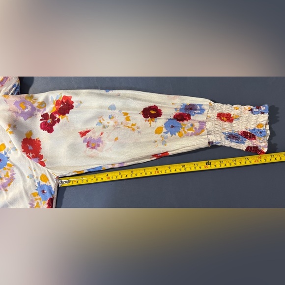 Lucky Brand Floral Top Size Large – Boho Vibe, Smocked Details, Feminine.  SKU 9 - Picture 10 of 12